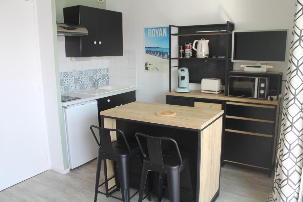 Appartement Studio Avec Parking Proche Plage Et Centre à Royan Extérieur photo